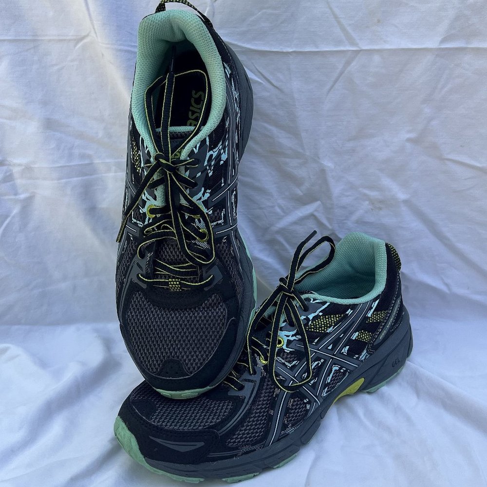 Gently used Asics Gel-Venture 6 women's trail running shoes T7G6N US Size 8-1/2